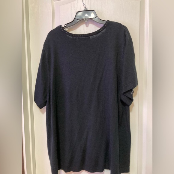 Plus size top - Picture 4 of 4